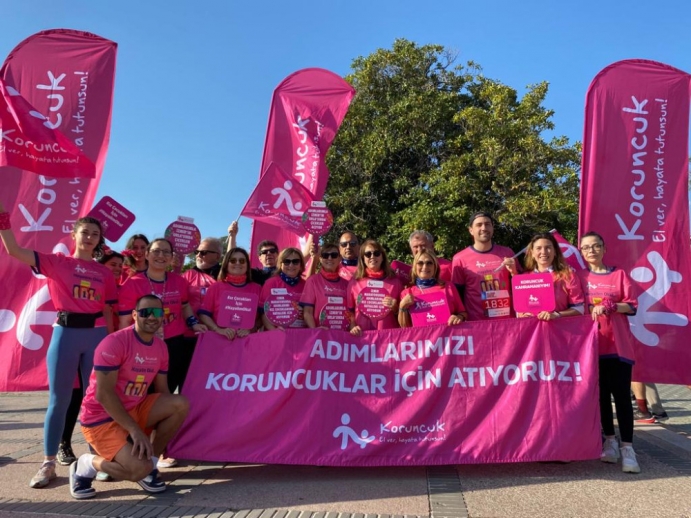Maraton İzmir’de Eğitime Erişimi Risk Altındaki Kız Çocuklarına Büyük Destek!