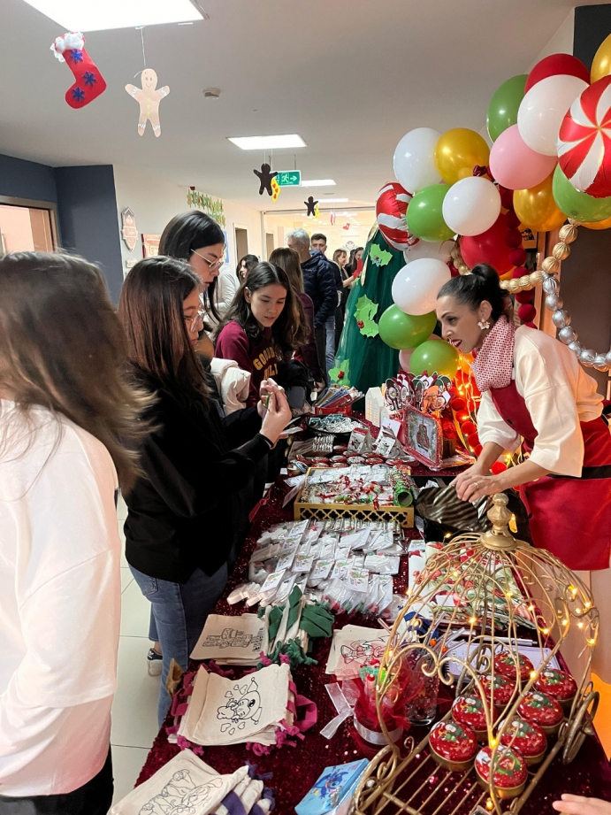 215215-202512161148320193428700