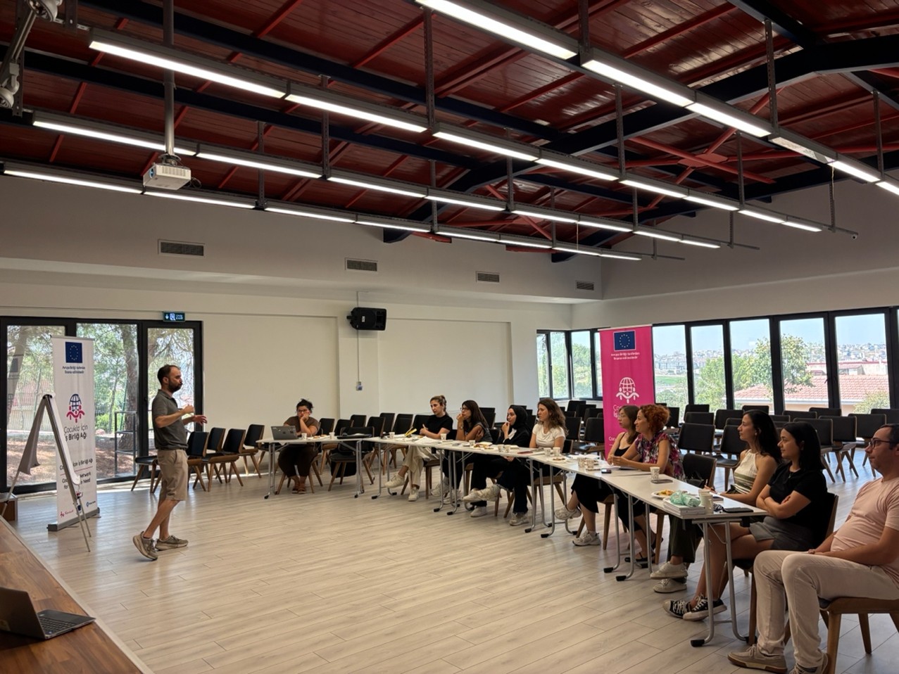 G&ouml;n&uuml;ll&uuml; Eğitici Eğitimi ilk mod&uuml;l