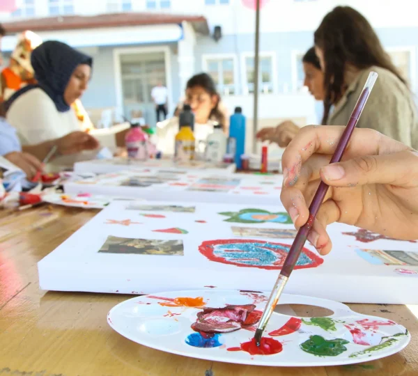 Depremden Etkilenen Kız Çocuklarının Eğitime Devamı ve Güçlenmesi Projesi